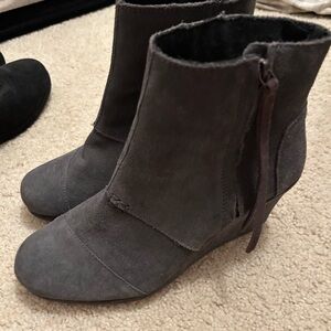 Like NEW Gray Women's TOMS Ankle Boots